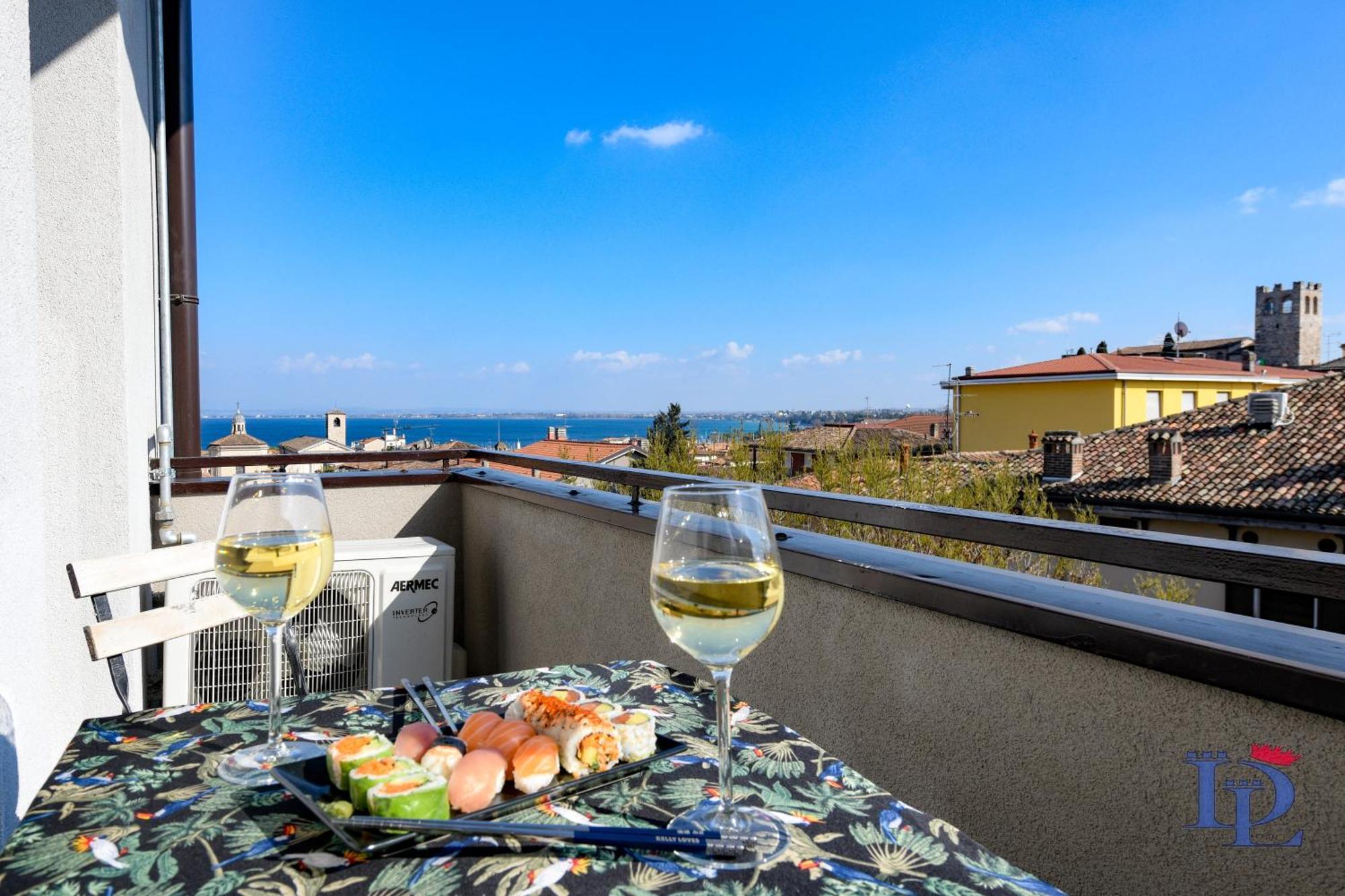 Desenzanoloft Official Partner Marriott Homes & Villas - Smiling In Desenzano Lake View Desenzano del Garda Bagian luar foto