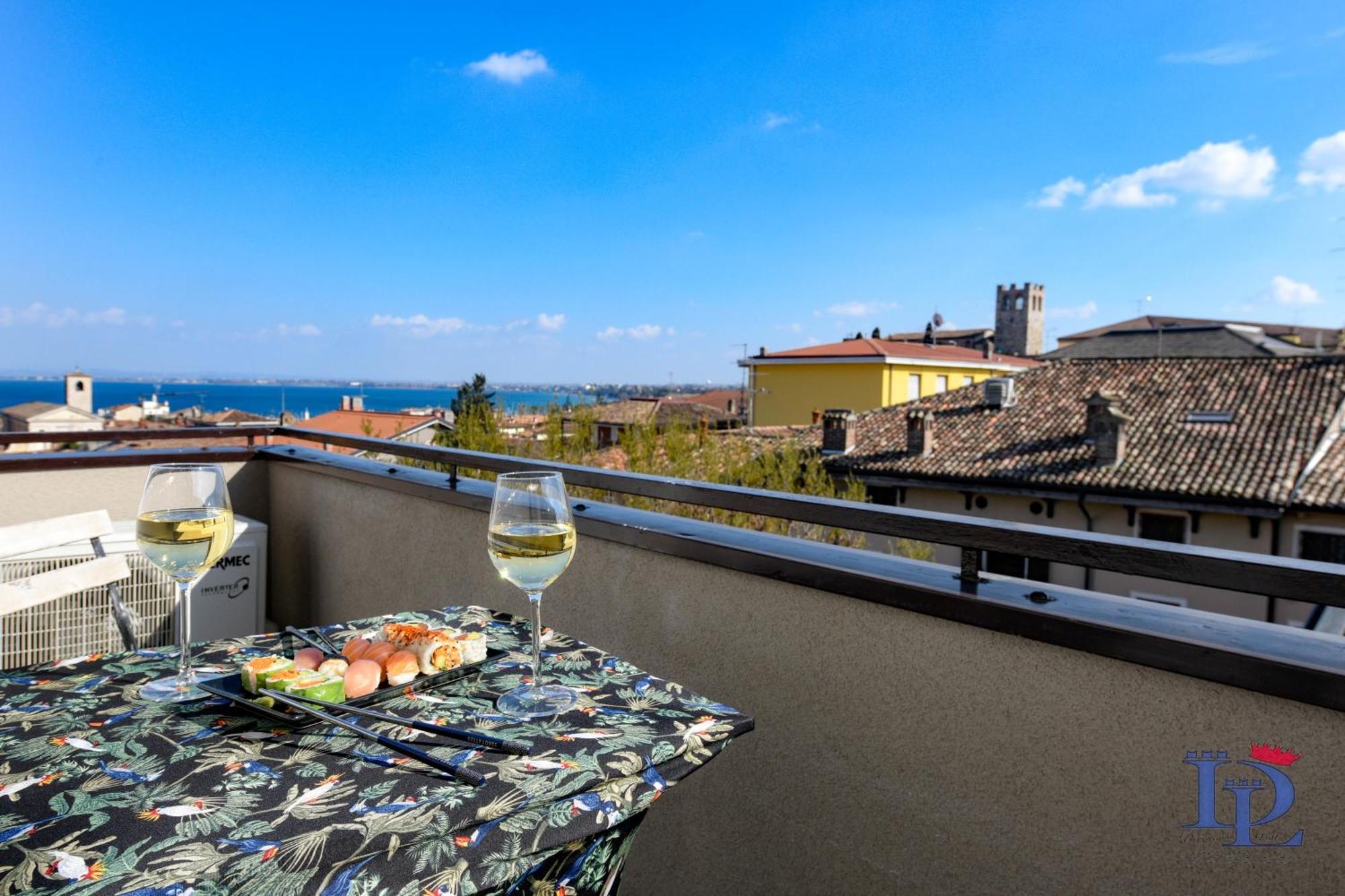 Desenzanoloft Official Partner Marriott Homes & Villas - Smiling In Desenzano Lake View Desenzano del Garda Bagian luar foto